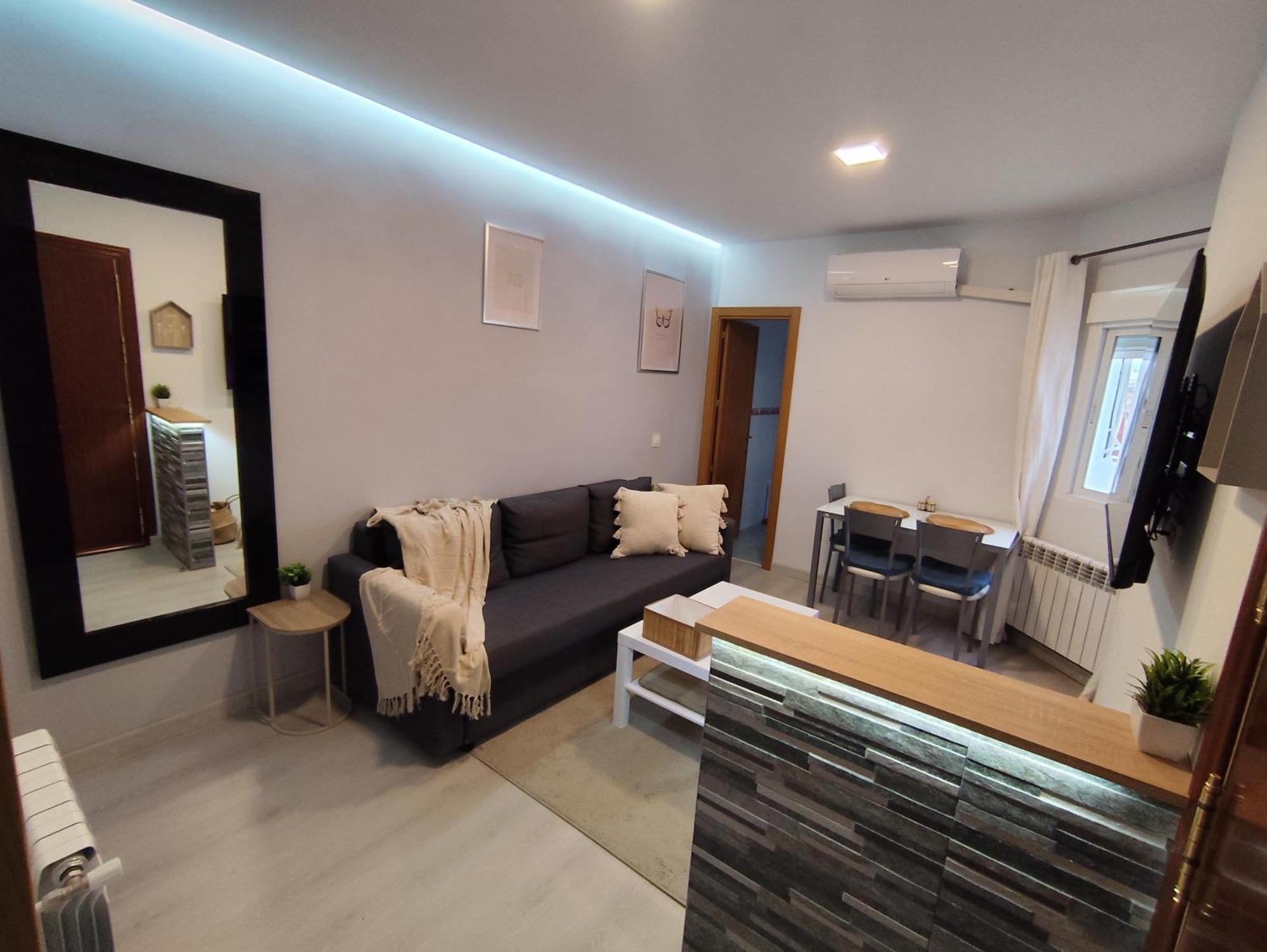 Cozy Apartment In The Heart Of Madrid Exterior photo
